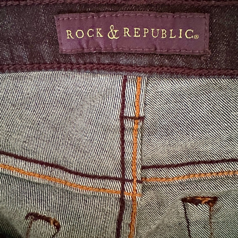 Rock & Republic Women's Dark Wash Jeans with Studded Back Pockets - Picture 3 of 11